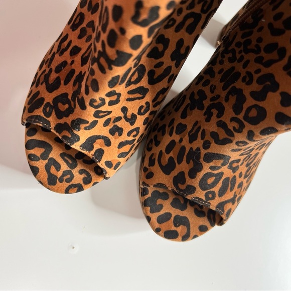 Shoe Dazzle Kimara Bootie Leopard Print Open Toe Platform Heeled Ankle Boots 10 - Picture 5 of 10